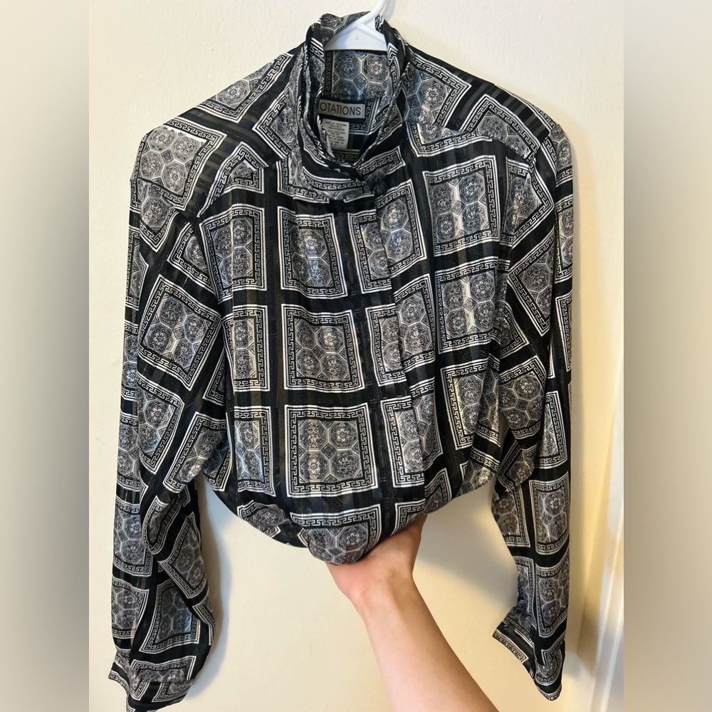 689- Notations Vintage Blouse